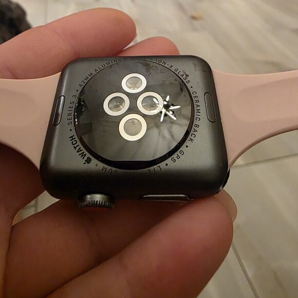 Apple Watch Series 3, 42mm Aluminum Case Ion-X glass Ceramic Back GPS LTE WR-50M - Picture 13 of 16